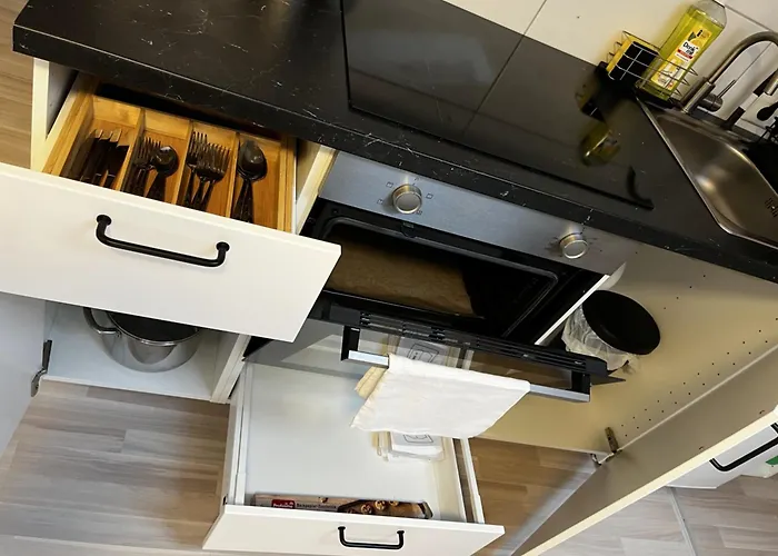 Citystay Aparthotel Bergisch Gladbach מלון דירות *